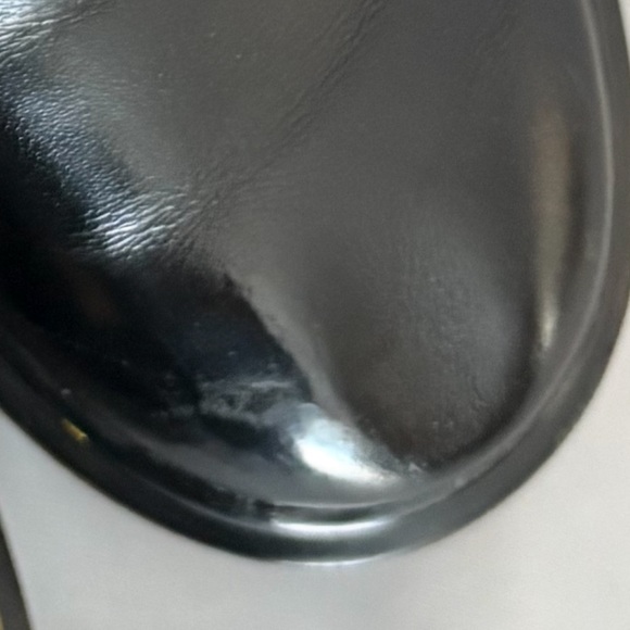 Dr.Martens Kids Black Chelsea Boots (used w/slight blemish) - Picture 12 of 12